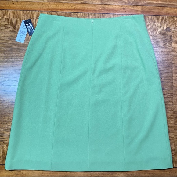 NWT JM Studio by John Meyer Sage / Green Stretch Pencil Skirt
Size 14 - Picture 2 of 9